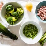 Courgette, broccoli en doperwtensoep met baconkruim